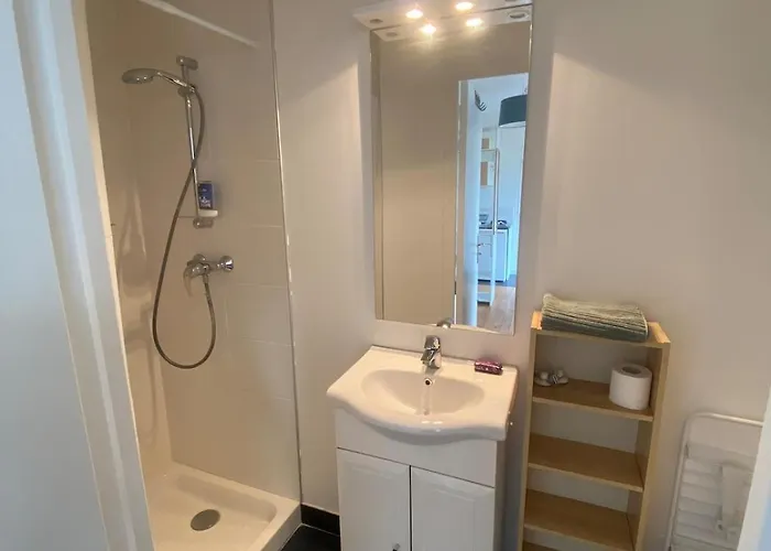 Next Castle Park * Saint-Cyr-lʼÉcole